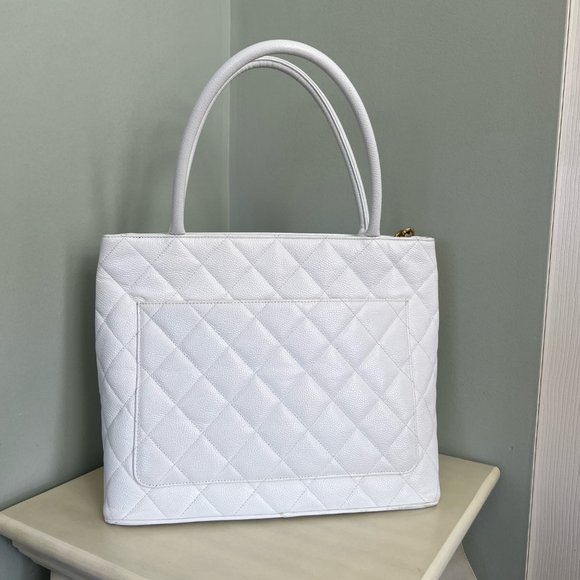 CHANEL Caviar Leather Medallion Tote - GREAT CONDITION - Picture 2 of 15